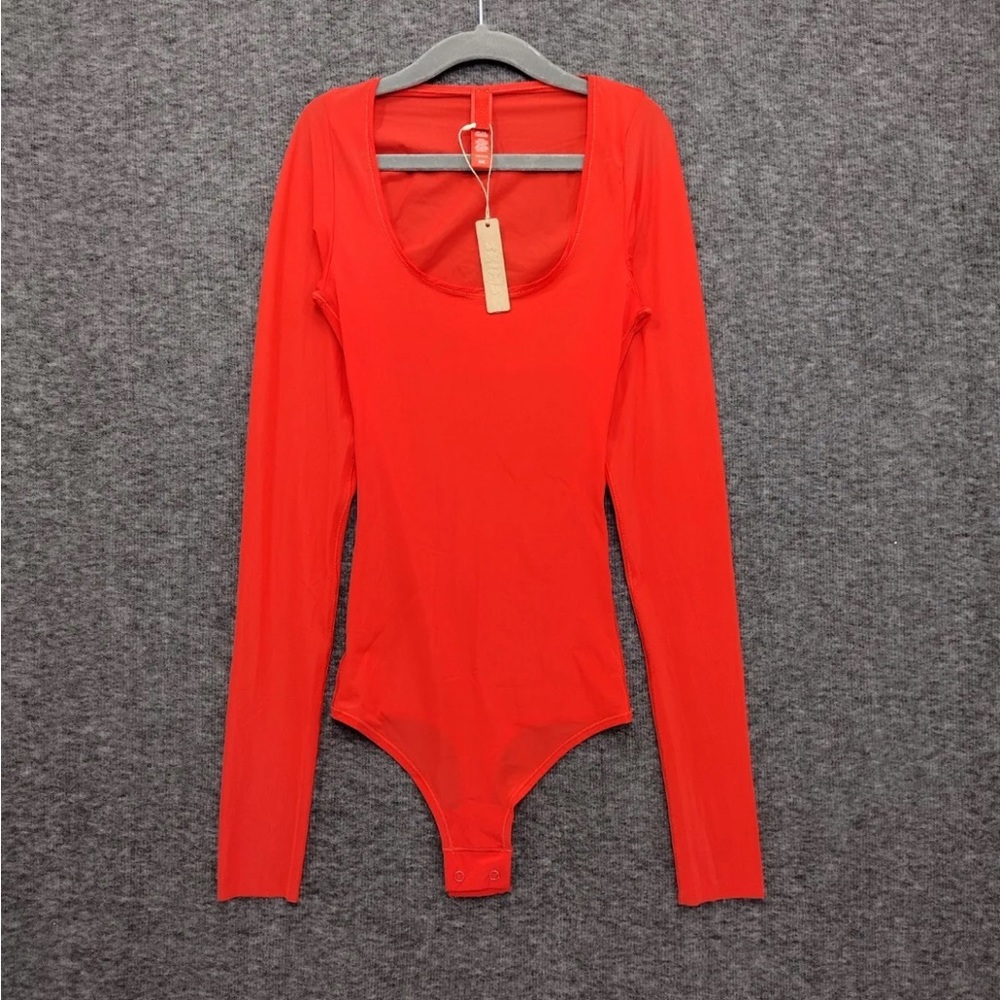 Skims red Poppy fits everybody Bodysuit xxs